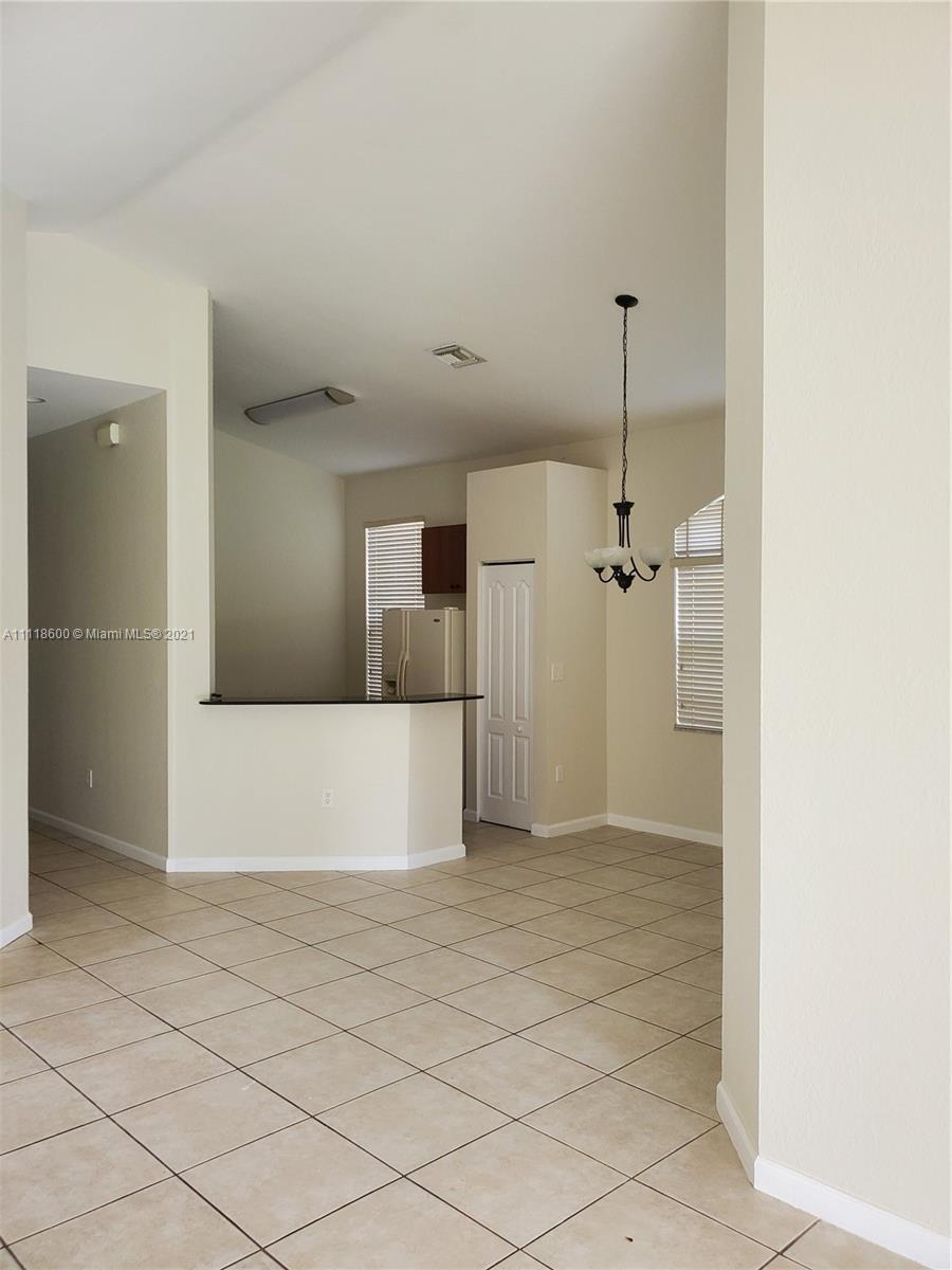 1103 Northeast 40th Road Homestead, FL 33033 - Photo 10 of 21 Gallery Image 10