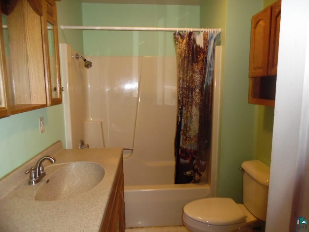2401 Golf Course Road Ashland, WI 54806 - Photo 5 of 9 FULL BATH