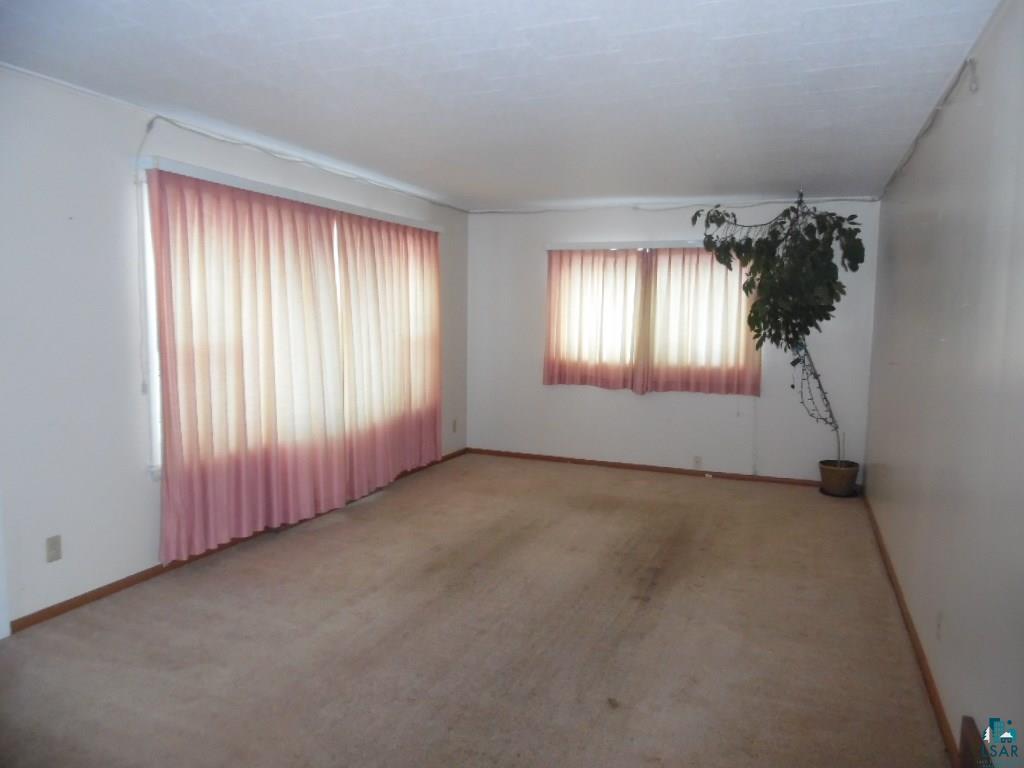 2401 Golf Course Road Ashland, WI 54806 - Photo 6 of 9 LIVING ROOM