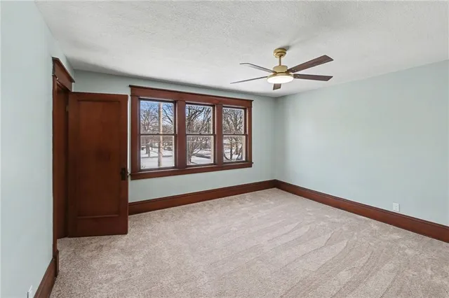 $257,500 | 315 West 4th Street, Ottawa, KS 66067