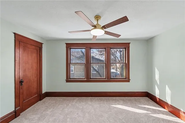 $257,500 | 315 West 4th Street, Ottawa, KS 66067