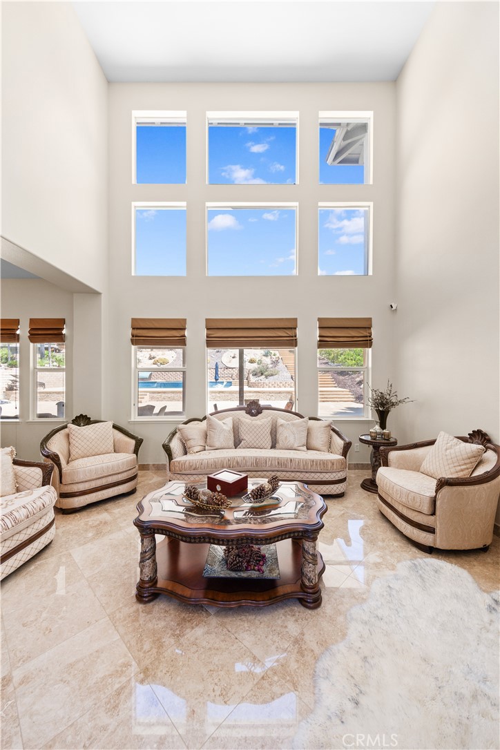 10140 Jacaranda Court Rancho Cucamonga, CA 91737 - Photo 15 of 70 High vaulted ceilings