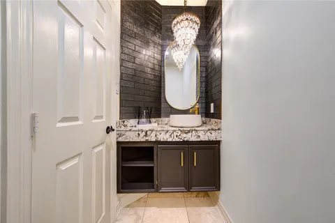 $1,498,000 | 14114 Barnhart Boulevard, Houston, TX 77077