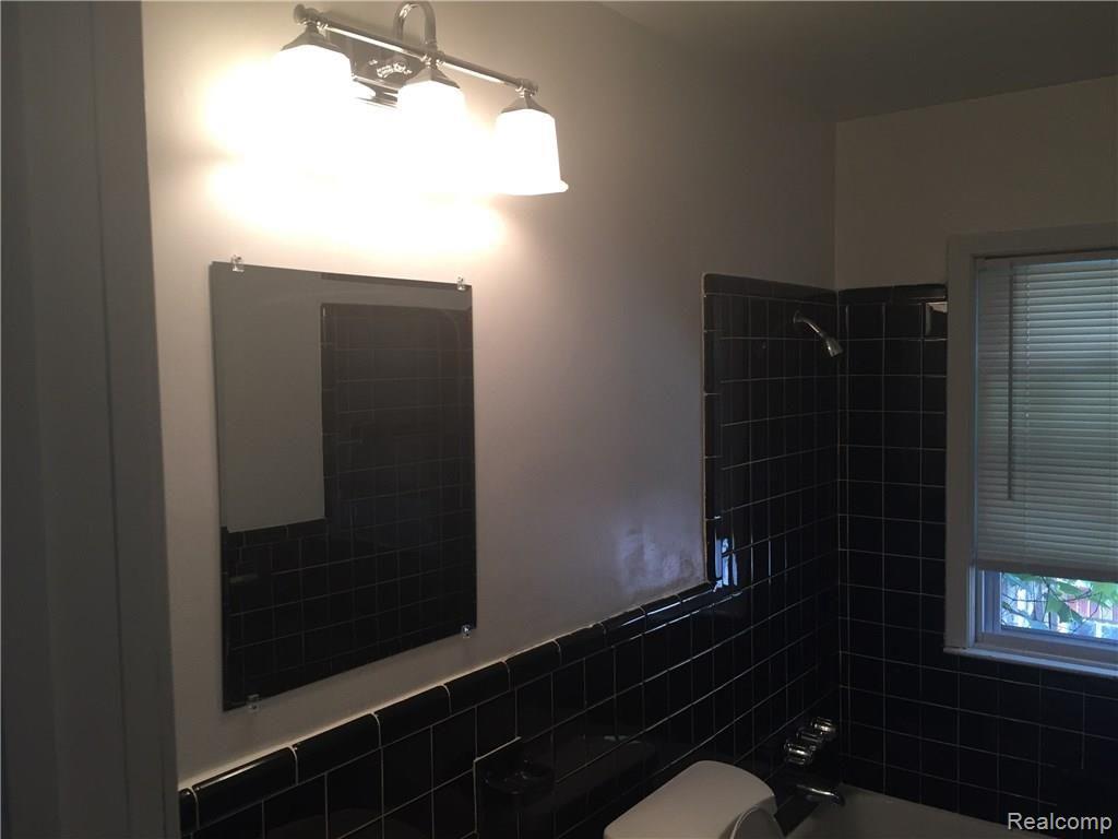 5237 Yorkshire Road Detroit, MI 48224 - Photo 8 of 9