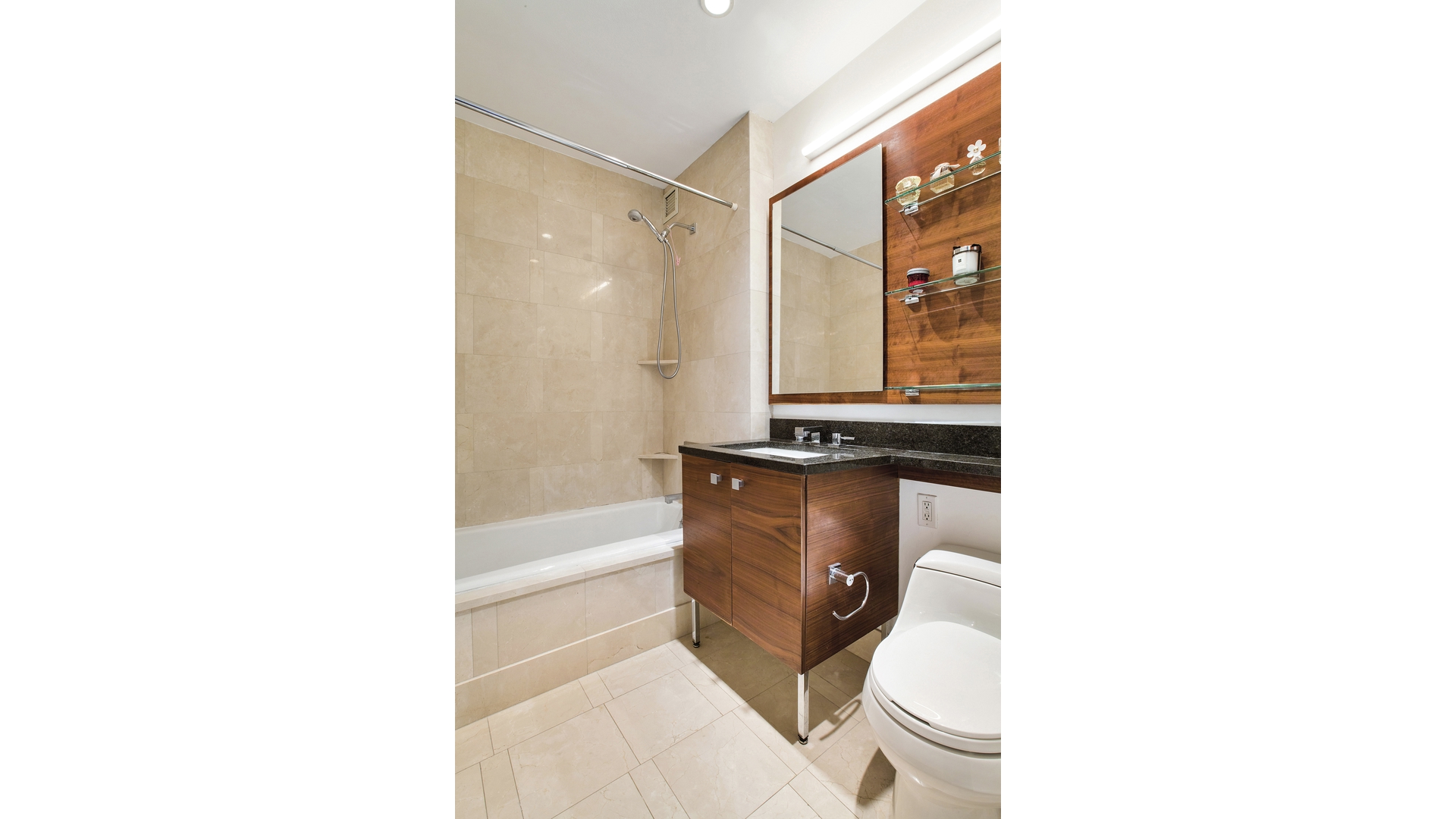 120 Riverside Boulevard, Unit 3P Manhattan, NY 10069 - Photo 6 of 7