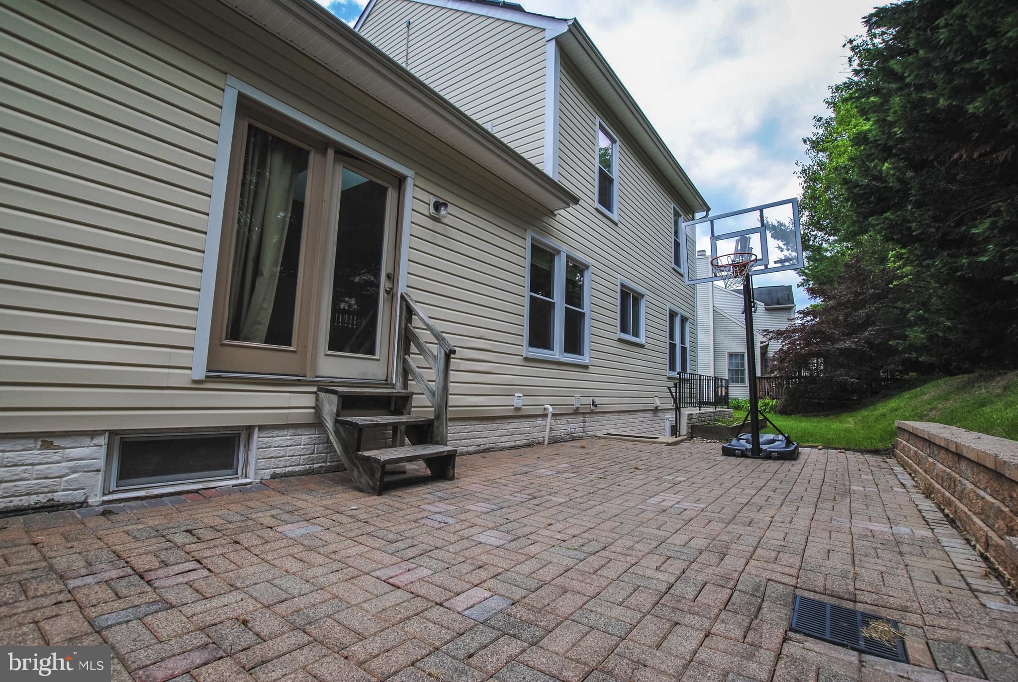 9539 Kings Grant Road Laurel, MD 20723 - Photo 3 of 28 Gallery Image 3