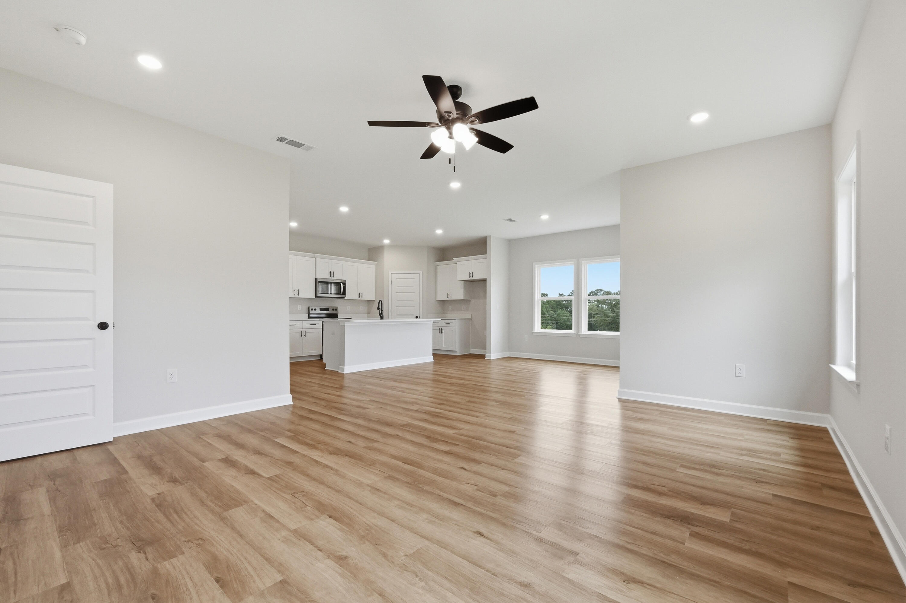 2827 Blackbird Court Crestview, FL 32539 - Photo 11 of 22 1