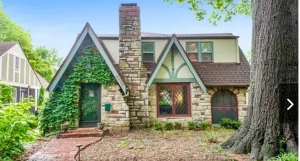 $445,000 | 6717 Locust Street, Kansas City, MO 64131
