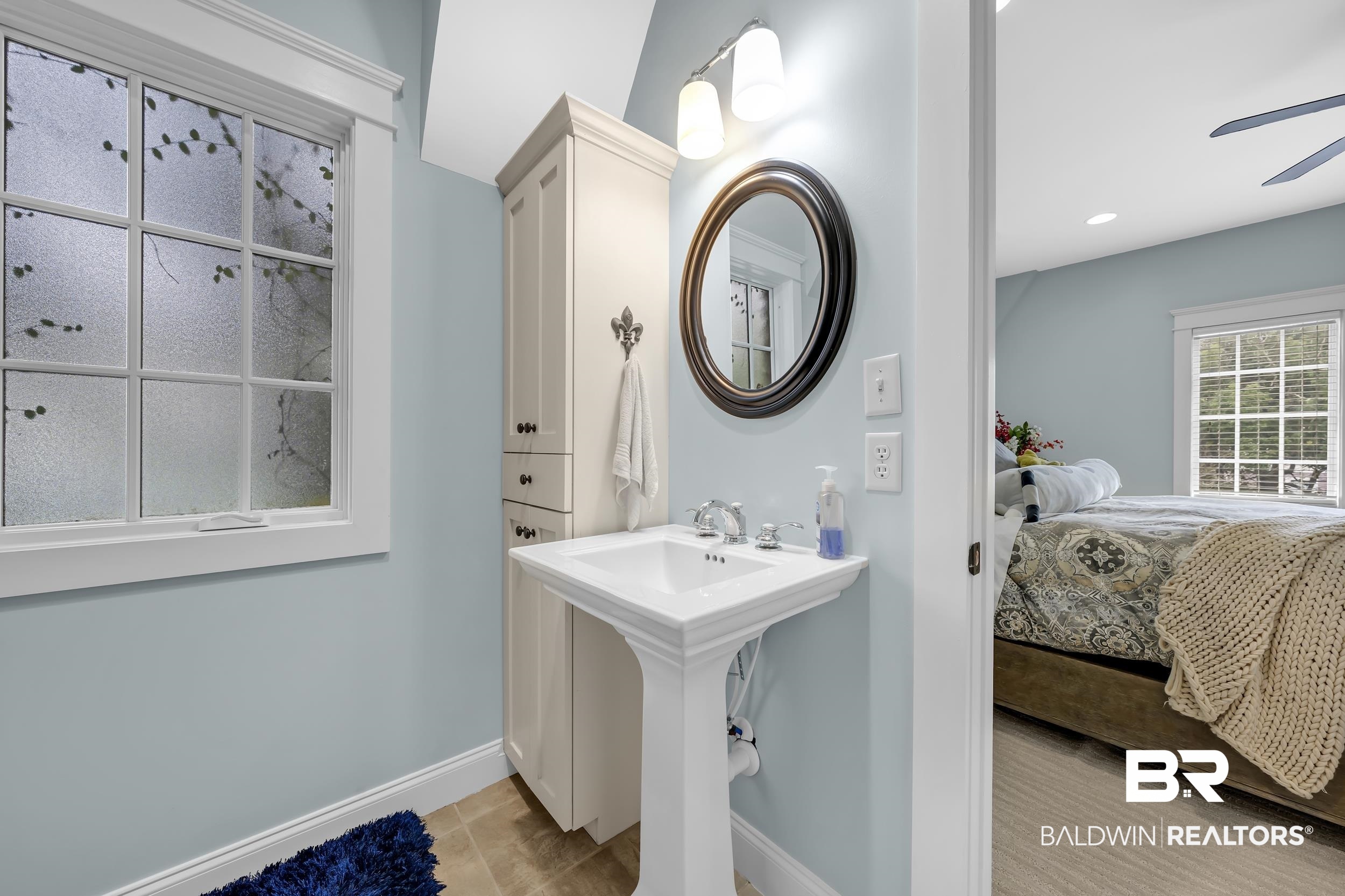 7 Bienville Avenue Mobile, AL 36606 - Photo 25 of 32 Ensuite bathroom featuring baseboards and ceiling fan