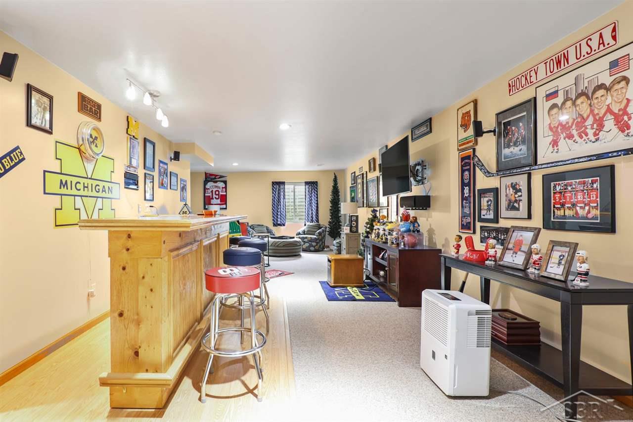604 Bacon Road Saginaw, MI 48609 - Photo 33 of 62 50052163-32.JPG