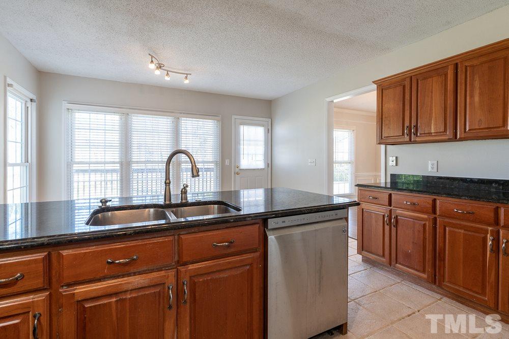 9904 Redhook Court Raleigh, NC 27617 - Photo 14 of 30 Kitchen