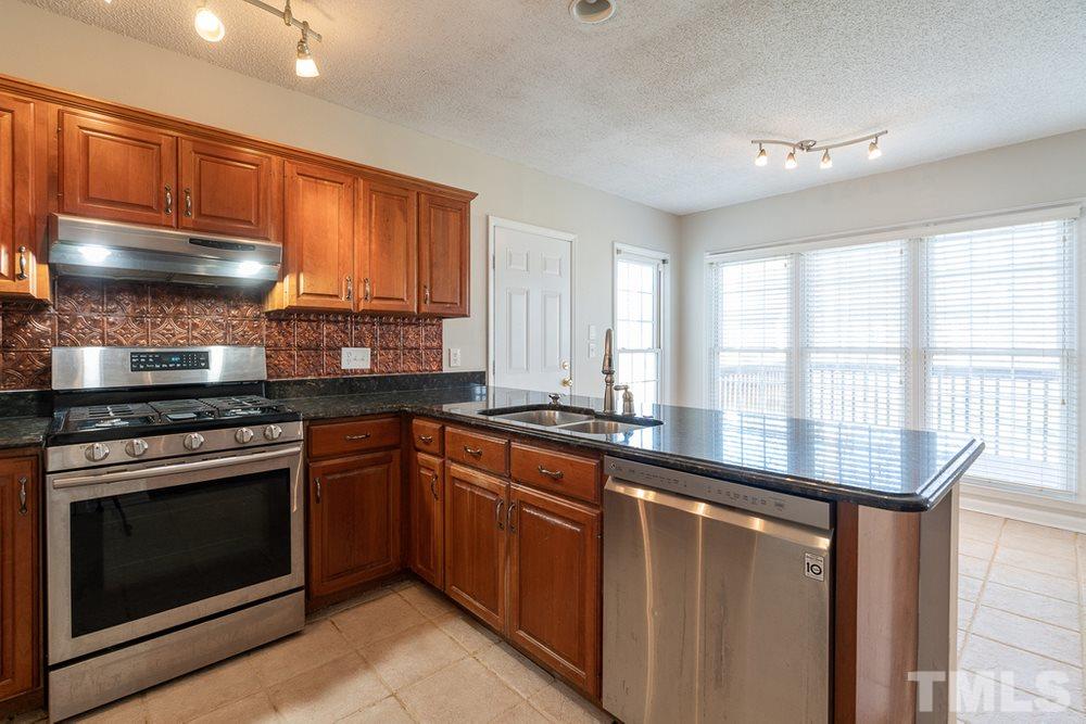 9904 Redhook Court Raleigh, NC 27617 - Photo 15 of 30 Kitchen