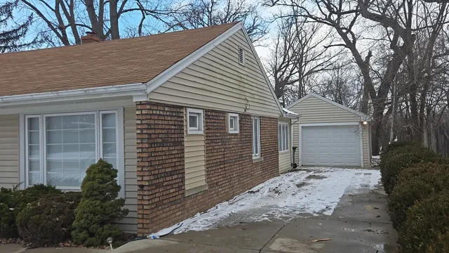 $104,900 | 332 Oswego Street, Park Forest, IL 60466
