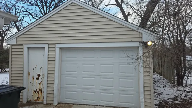 $104,900 | 332 Oswego Street, Park Forest, IL 60466