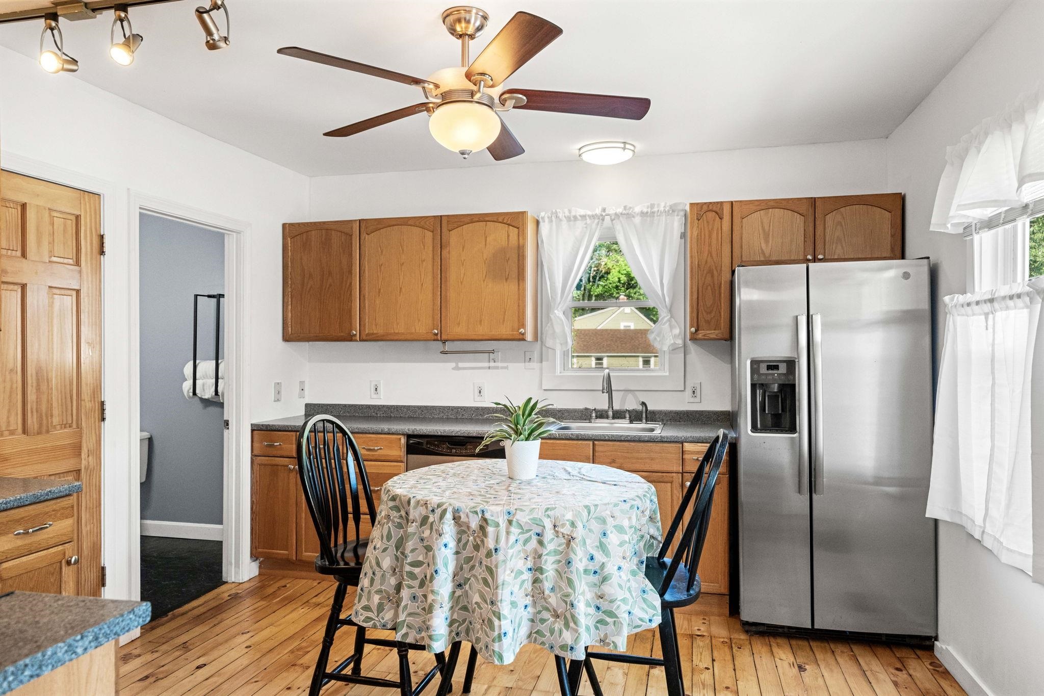 28 McDuffee Street Rochester, NH 03867 - Photo 16 of 25