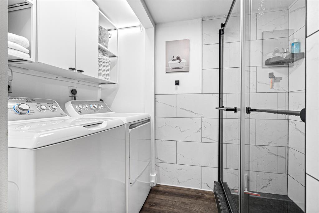 4620 West McNab Road, Unit B1 Pompano Beach, FL 33069 - Photo 17 of 36 a utility room with dryer and washer