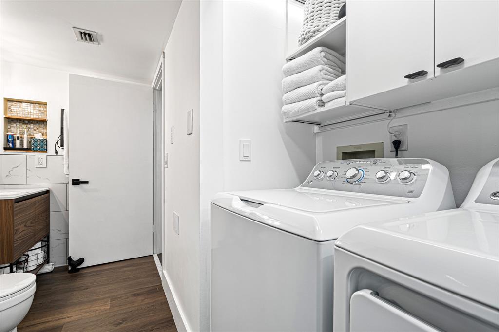 4620 West McNab Road, Unit B1 Pompano Beach, FL 33069 - Photo 20 of 36 a utility room with dryer and washer