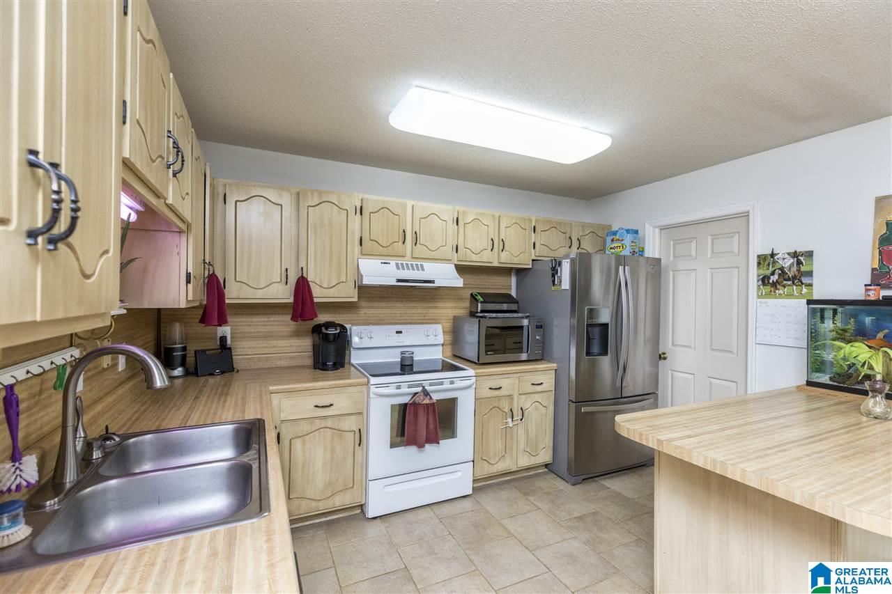 601 Cahaba Manor Lane Pelham, AL 35124 - Photo 6 of 21