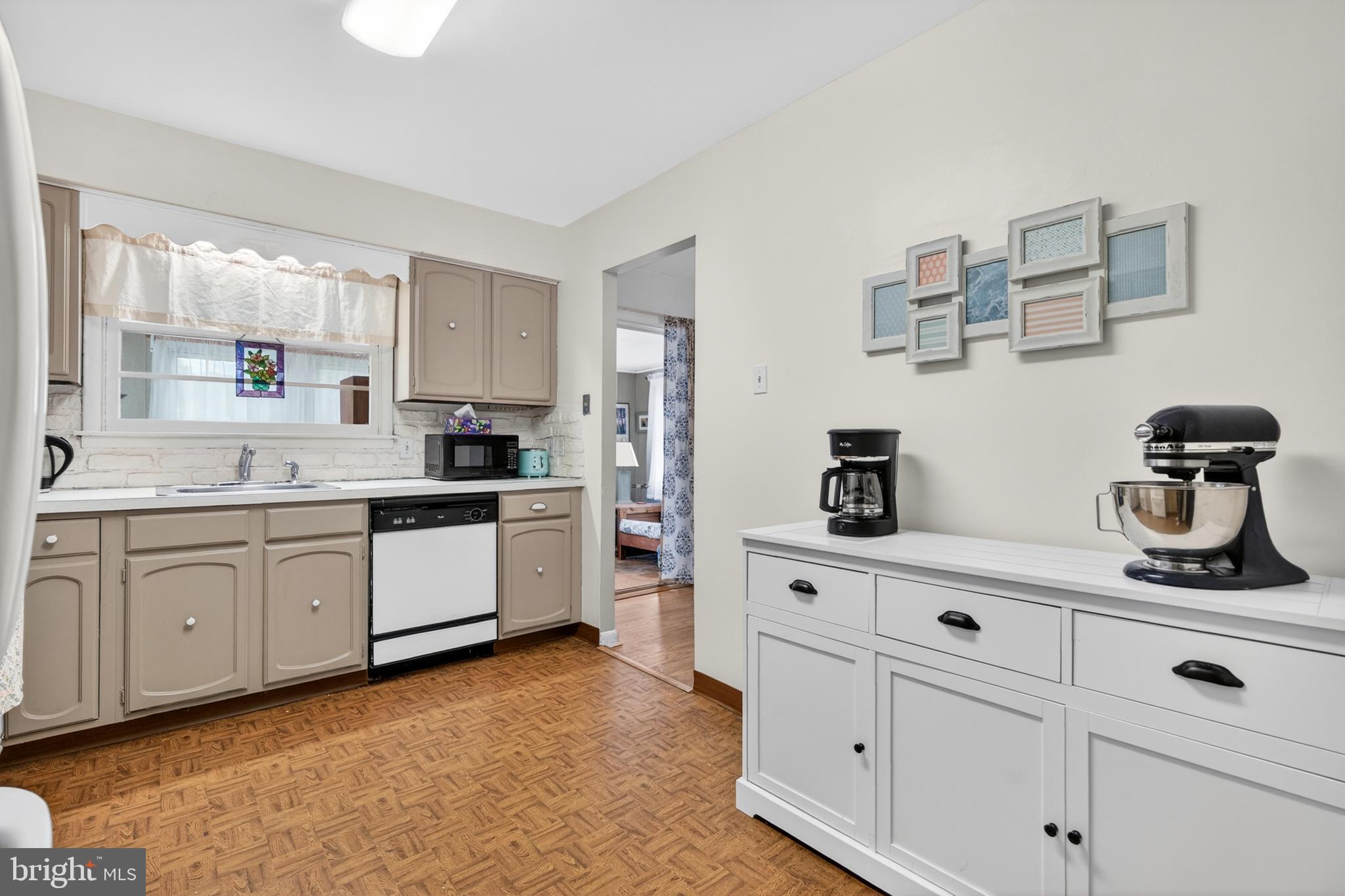 528 Lee Ann Road Cherry Hill, NJ 08034 - Photo 8 of 38 Kitchen