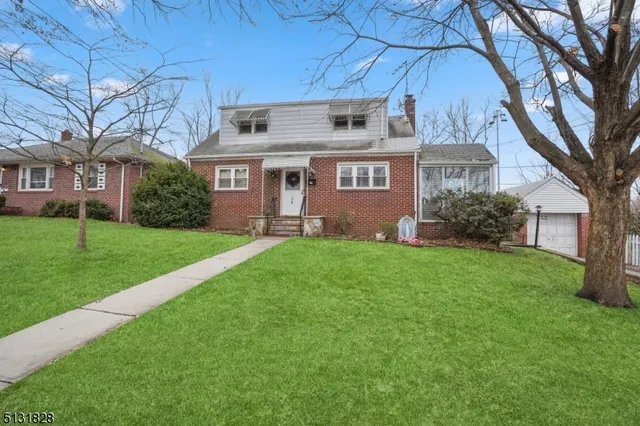 $2,000 | 176 Weaver Avenue, Unit 2, Bloomfield, NJ 07003