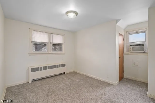 $2,000 | 176 Weaver Avenue, Unit 2, Bloomfield, NJ 07003