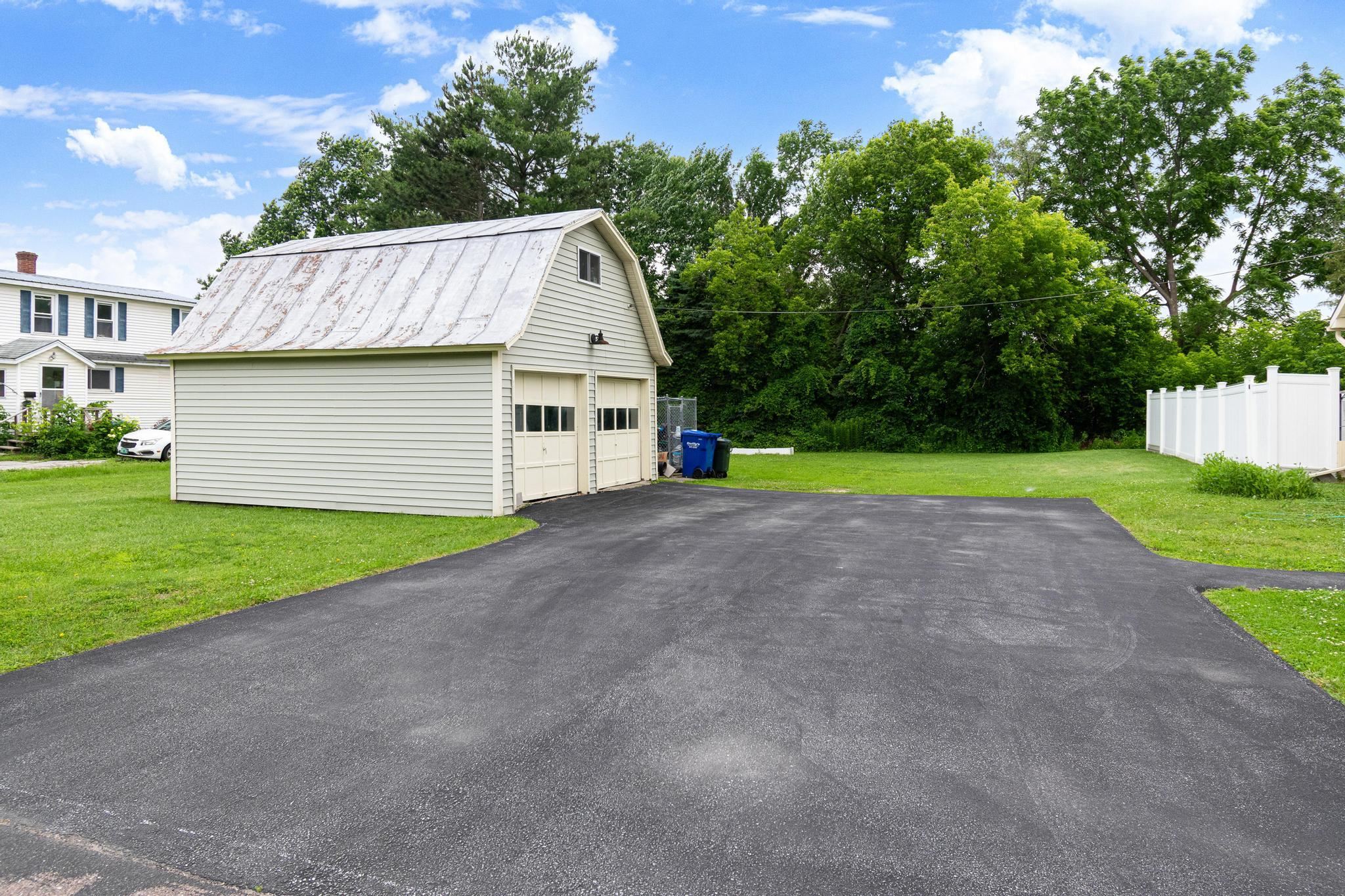 78 Aldis Street St. Albans, VT 05478 - Photo 3 of 45
