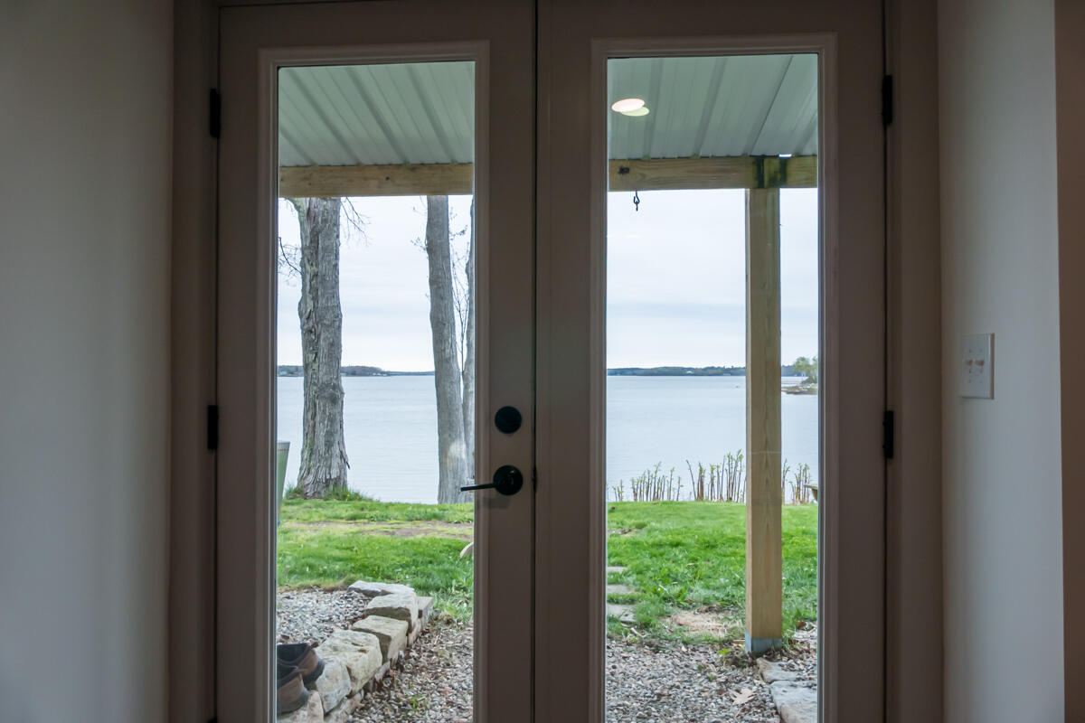 3 McKinney Road Harpswell, ME 04079 - Photo 42 of 77 39-Family room (5 of 5)