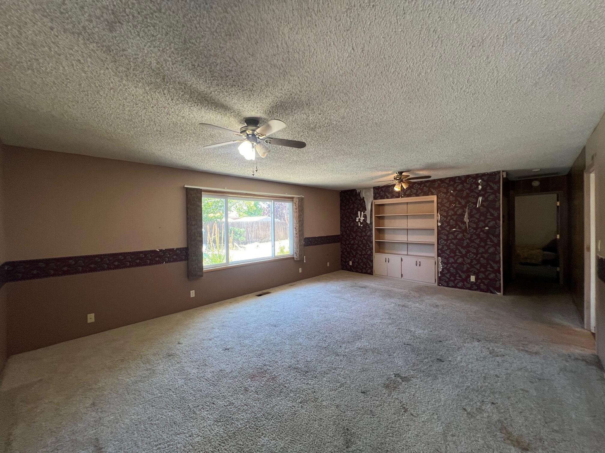 1812 Roberts Road Medford, OR 97504 - Photo 11 of 31 1812 Roberts LR 3