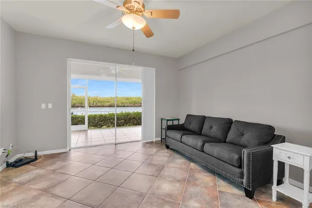 $1,895 | 242 Newport Drive, Unit 504, Naples, FL 34114