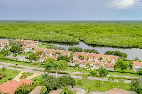 $1,695 | 242 Newport Drive, Unit 504, Naples, FL 34114