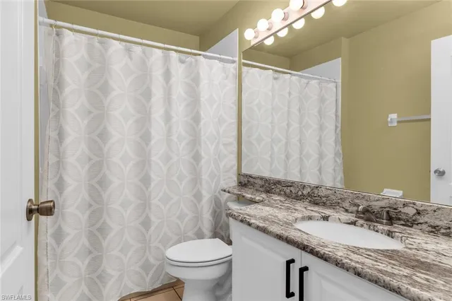 $1,895 | 242 Newport Drive, Unit 504, Naples, FL 34114