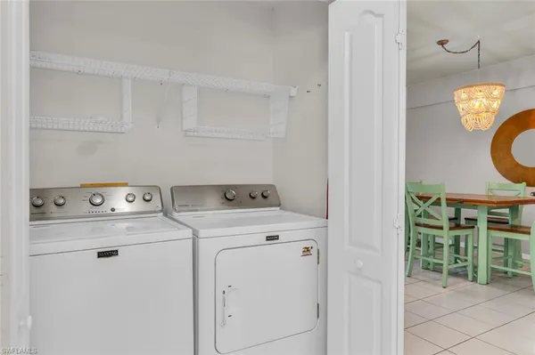 $1,695 | 242 Newport Drive, Unit 504, Naples, FL 34114