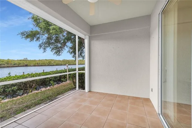 $1,895 | 242 Newport Drive, Unit 504, Naples, FL 34114