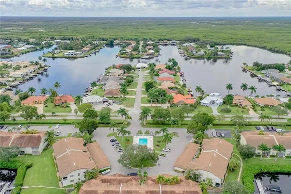 $1,695 | 242 Newport Drive, Unit 504, Naples, FL 34114