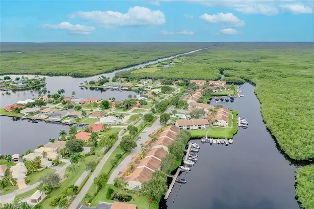 $1,895 | 242 Newport Drive, Unit 504, Naples, FL 34114