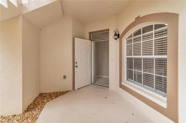 $1,695 | 242 Newport Drive, Unit 504, Naples, FL 34114