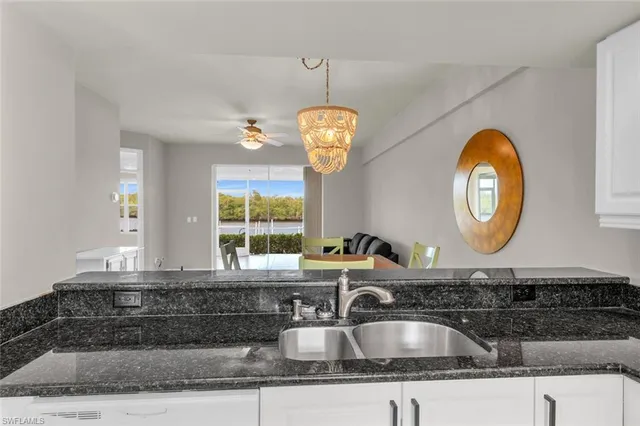 $1,895 | 242 Newport Drive, Unit 504, Naples, FL 34114