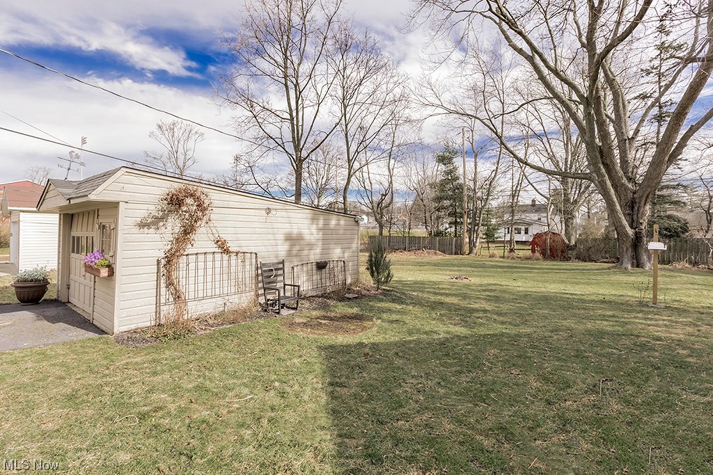 1435 Evanston Road Cleveland, OH 44124 - Photo 4 of 44