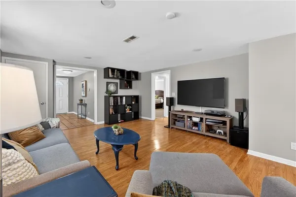 $245,000 | 2901 South 50 Street, Kansas City, KS 66106
