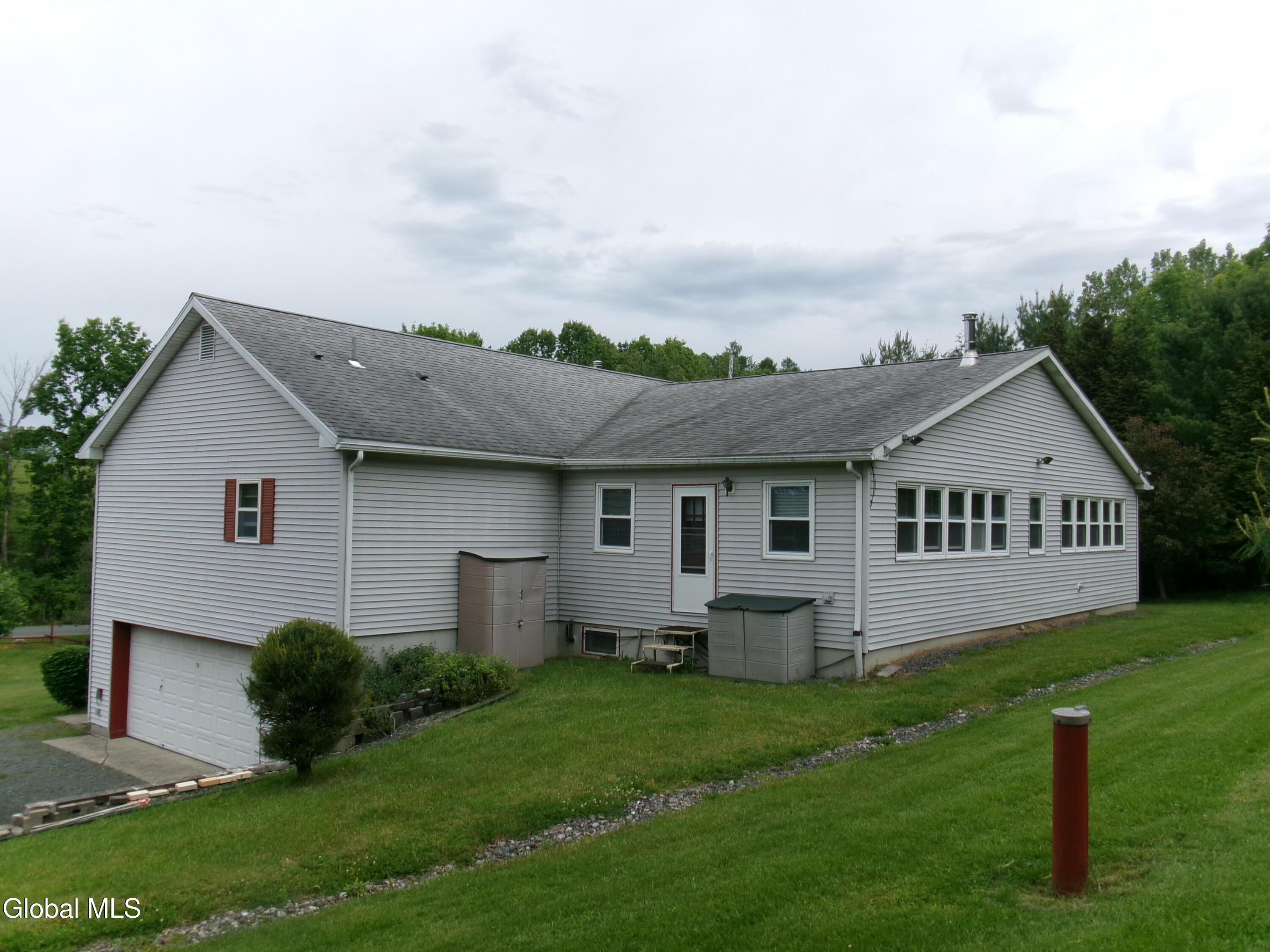 75 Higgins Road North Greenbush, NY 12198 - Photo 4 of 27 105_8660