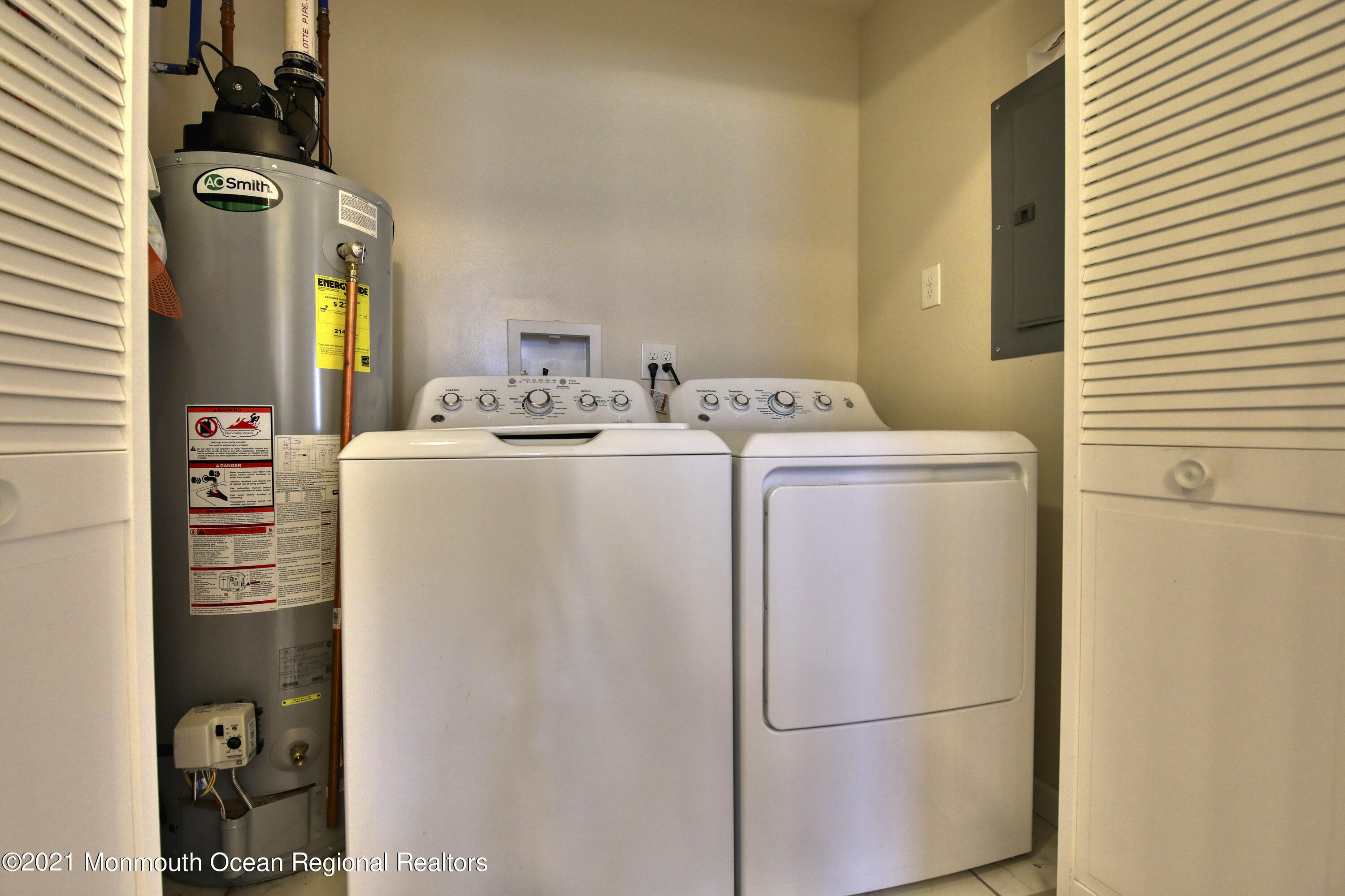 103 Milford Road Neptune Township, NJ 07753 - Photo 14 of 26 8K6A9113