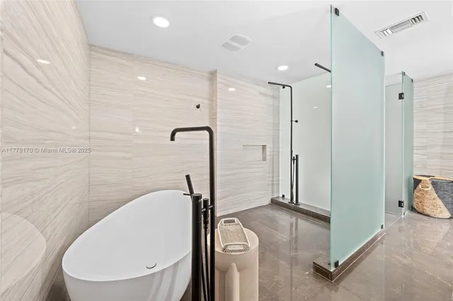 $2,990,000 | 2200 North Ocean Boulevard, Unit N206, Fort Lauderdale, FL 33305