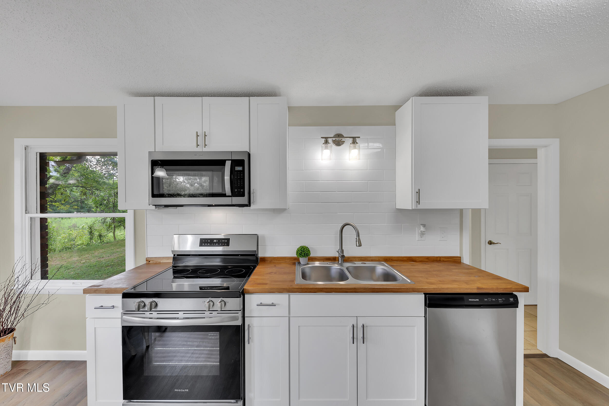 398 Hales Chapel Road Gray, TN 37615 - Photo 17 of 67 17_27