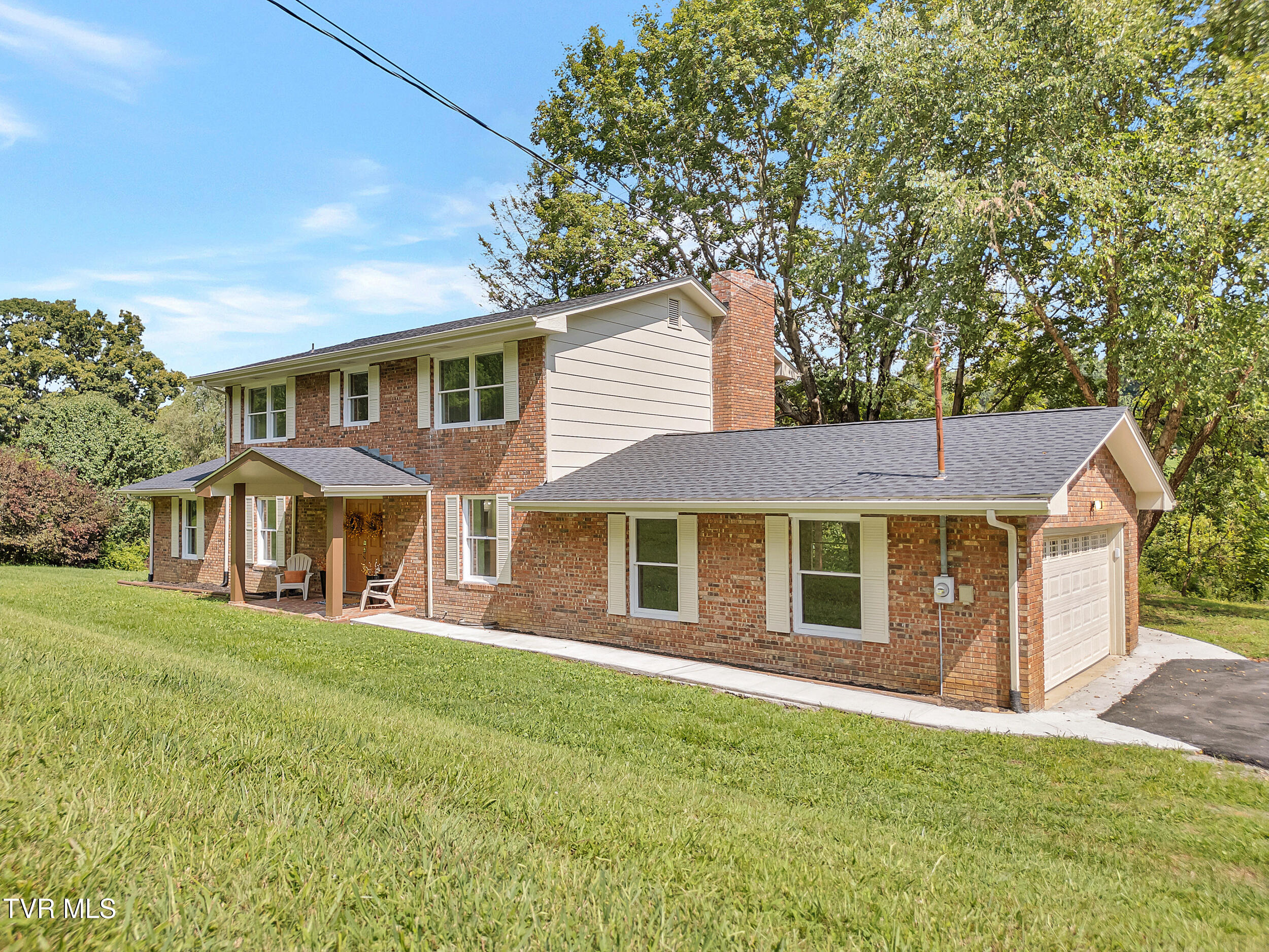 398 Hales Chapel Road Gray, TN 37615 - Photo 3 of 67 3_01