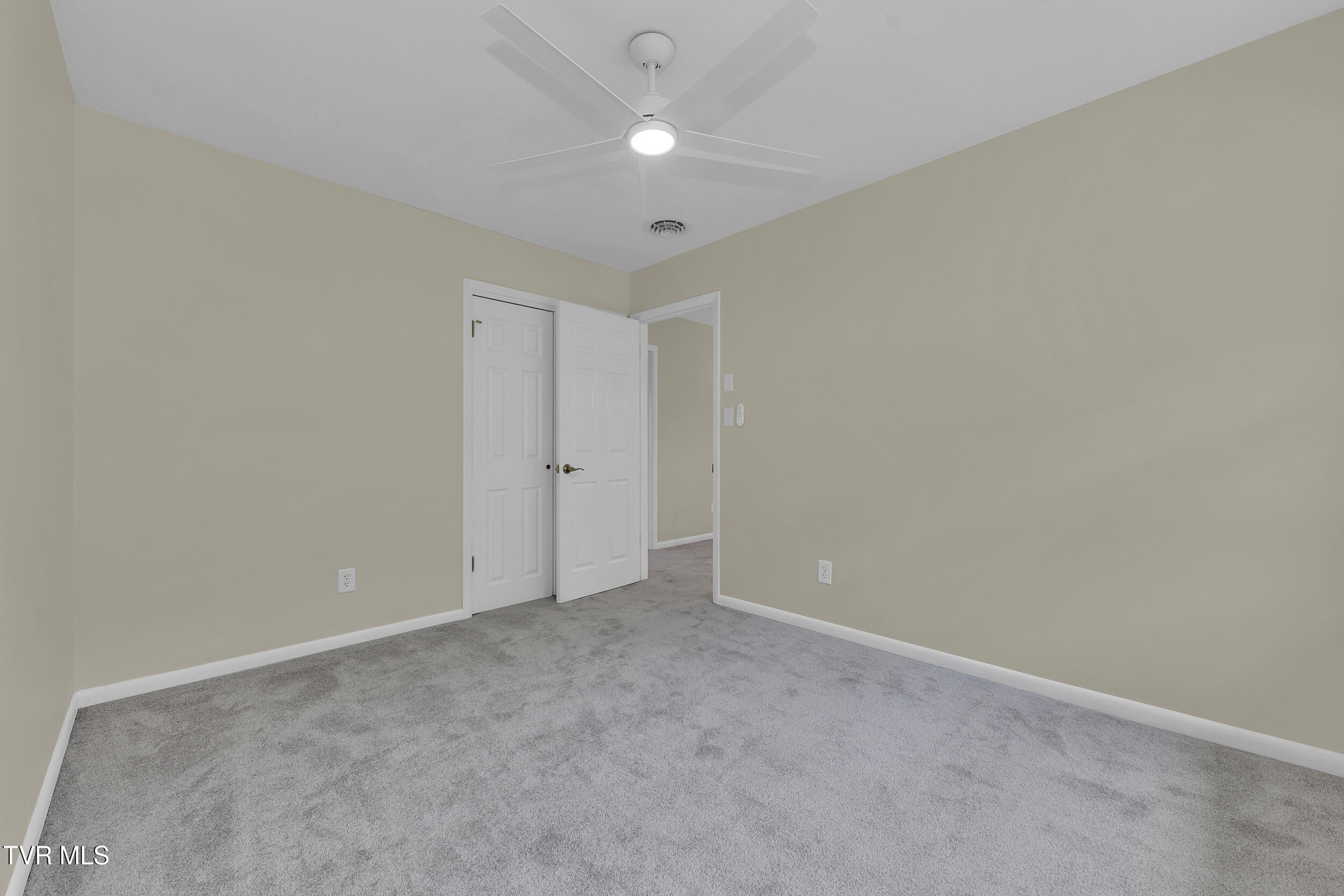 398 Hales Chapel Road Gray, TN 37615 - Photo 35 of 67 35_50