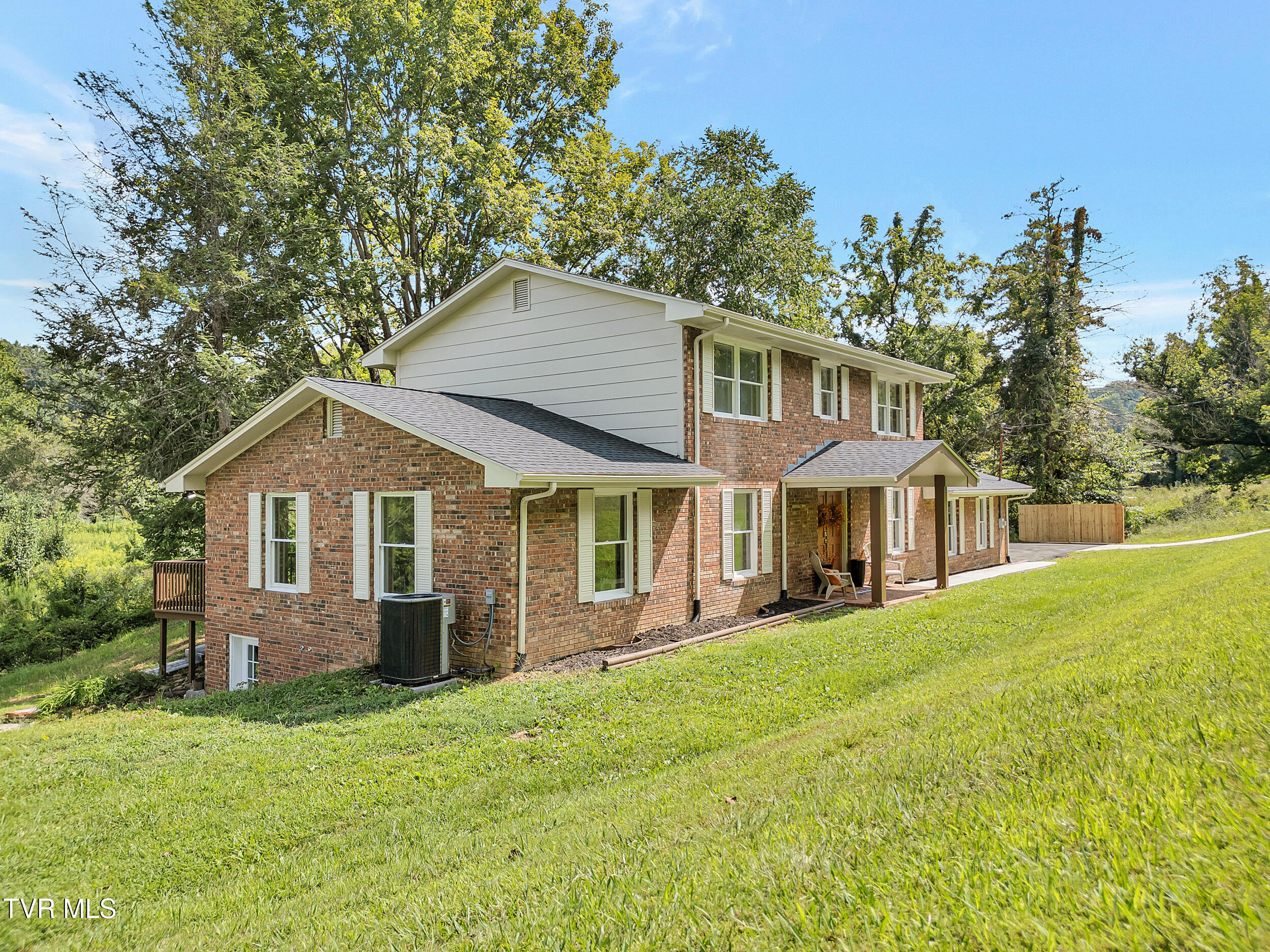 398 Hales Chapel Road Gray, TN 37615 - Photo 4 of 67 4_02