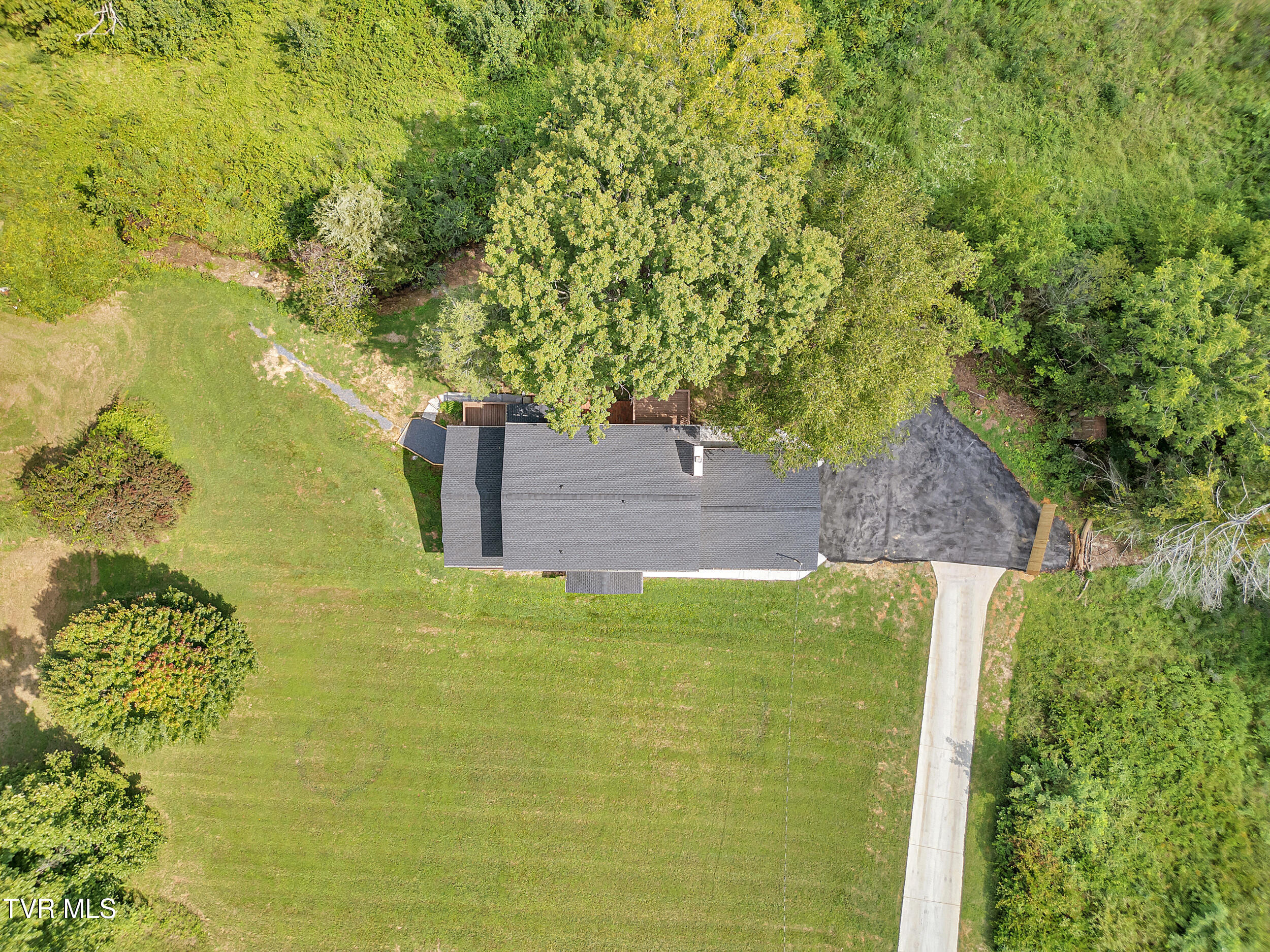 398 Hales Chapel Road Gray, TN 37615 - Photo 60 of 67 60_06