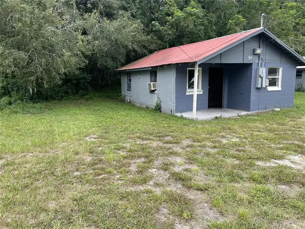 $700 | 10 Lenox Court, DeLand, FL 32720