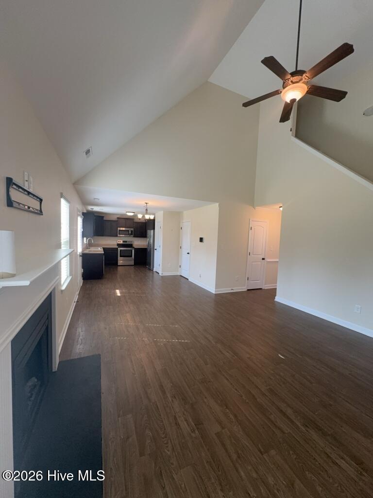 101 Barnhouse Road Jacksonville, NC 28546 - Photo 4 of 31 Living Room