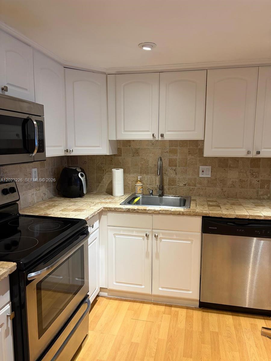 200 Southeast 15th Road, Unit 7G Miami, FL 33129 - Photo 3 of 27